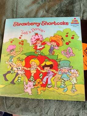 Vintage Strawberry Shortcake Let's Dance Vinyl Record LP Kid Stuff 1983